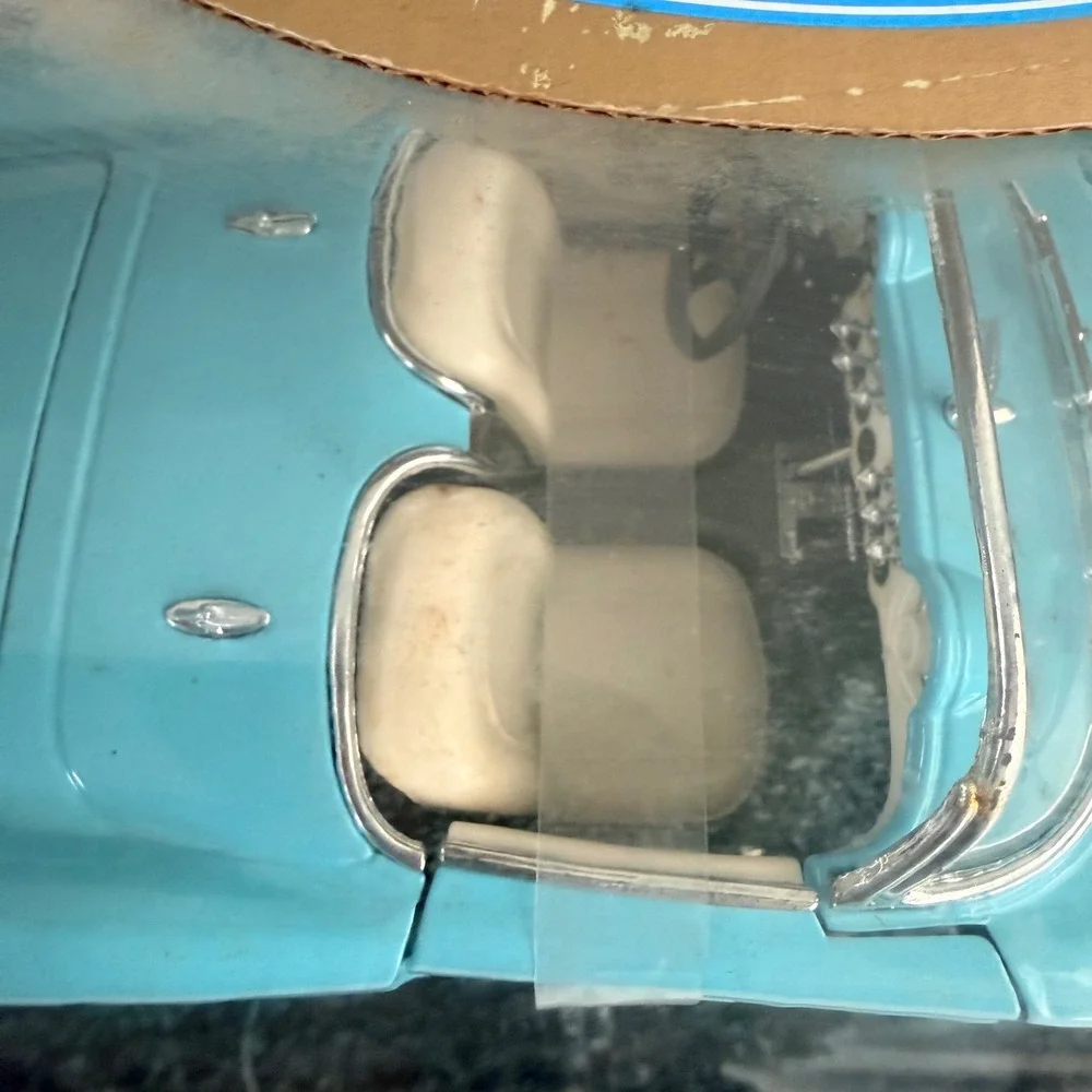 Road Legends 1957 Chevrolet Corvette Blue 1:18 Die-Cast Metal Car 92018